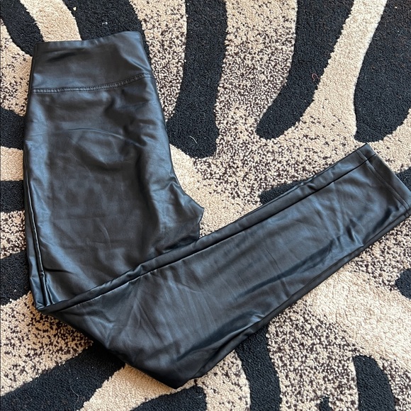 Dex High waisted Liquid leather Leggings - Picture 2 of 6